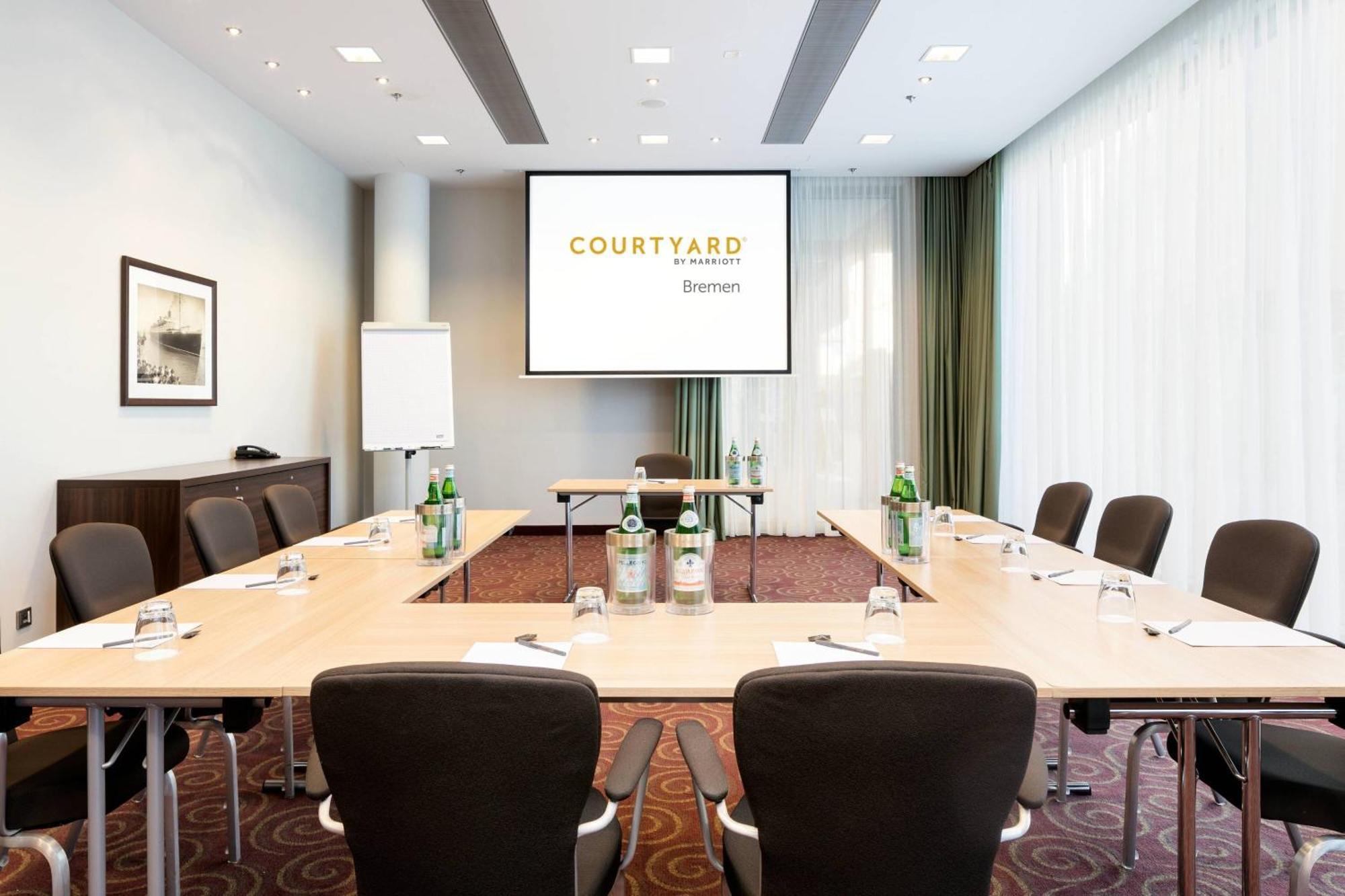 Hotel Courtyard By Marriott