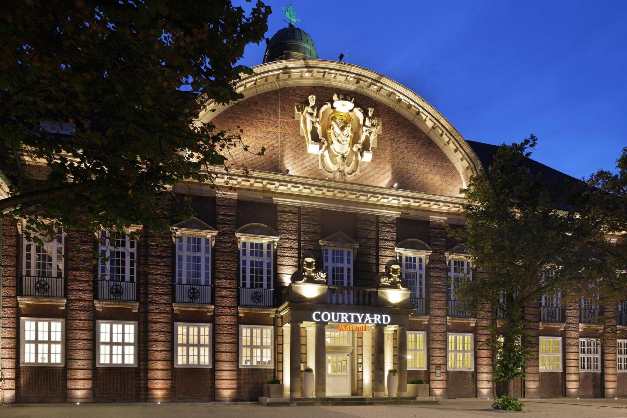 Courtyard By Marriott