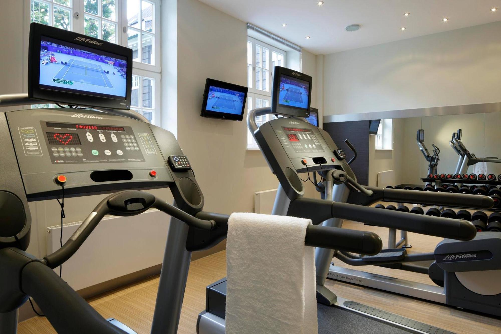 Courtyard By Marriott 4*