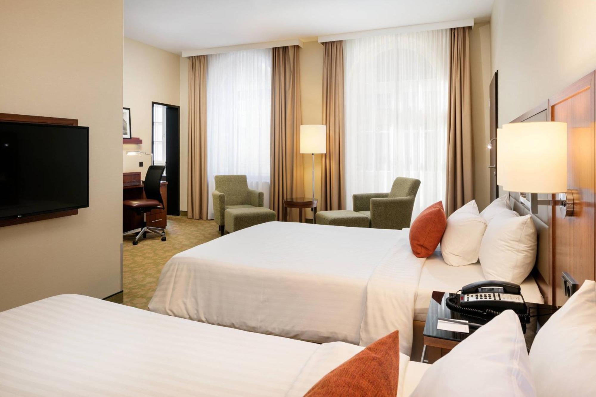 Courtyard By Marriott Hotel BRE