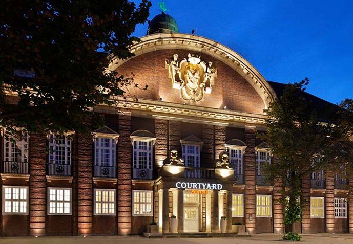 Courtyard By Marriott Hotel BRE